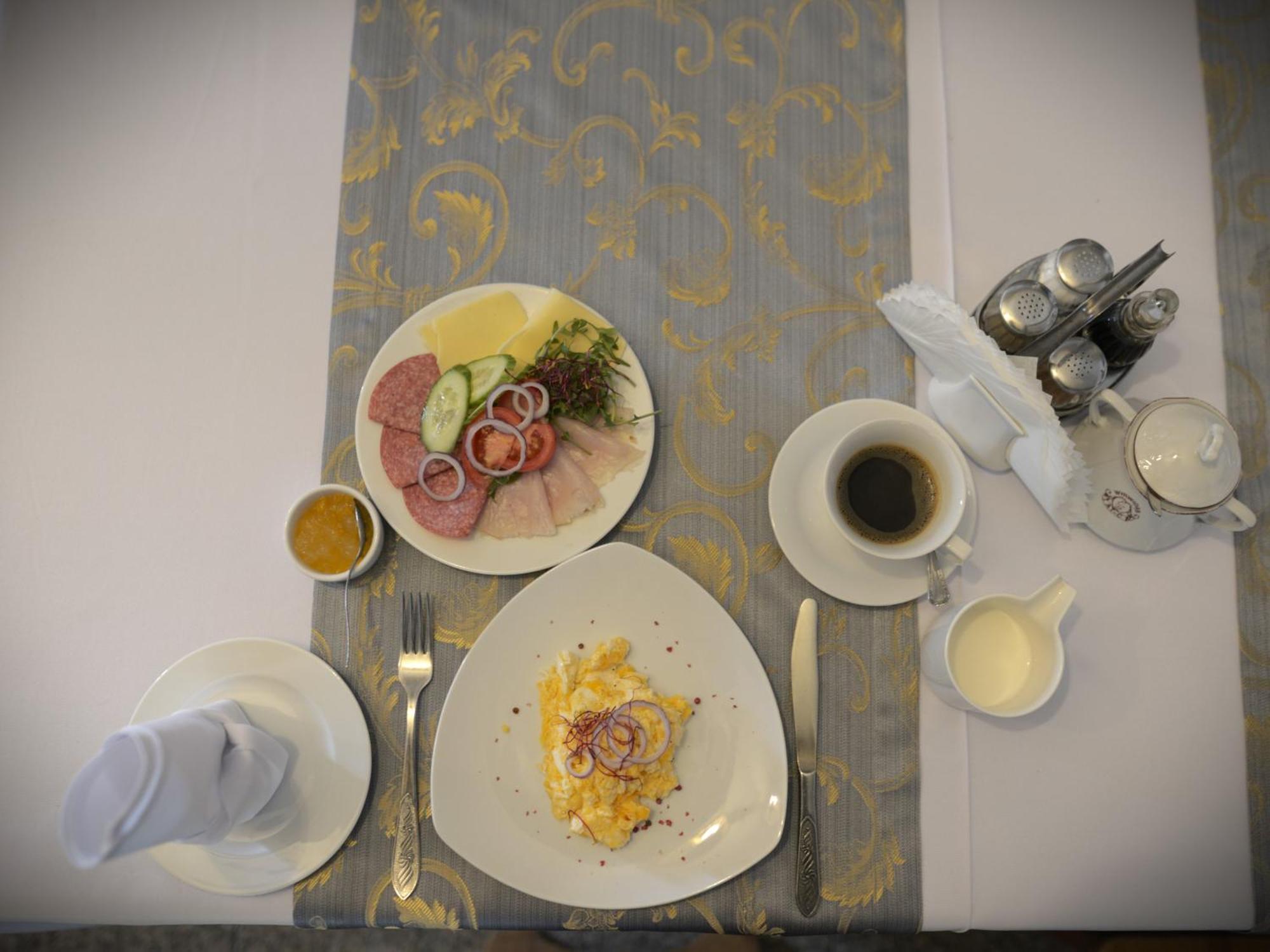 Hotel Wyrwidab Chodzież Buitenkant foto