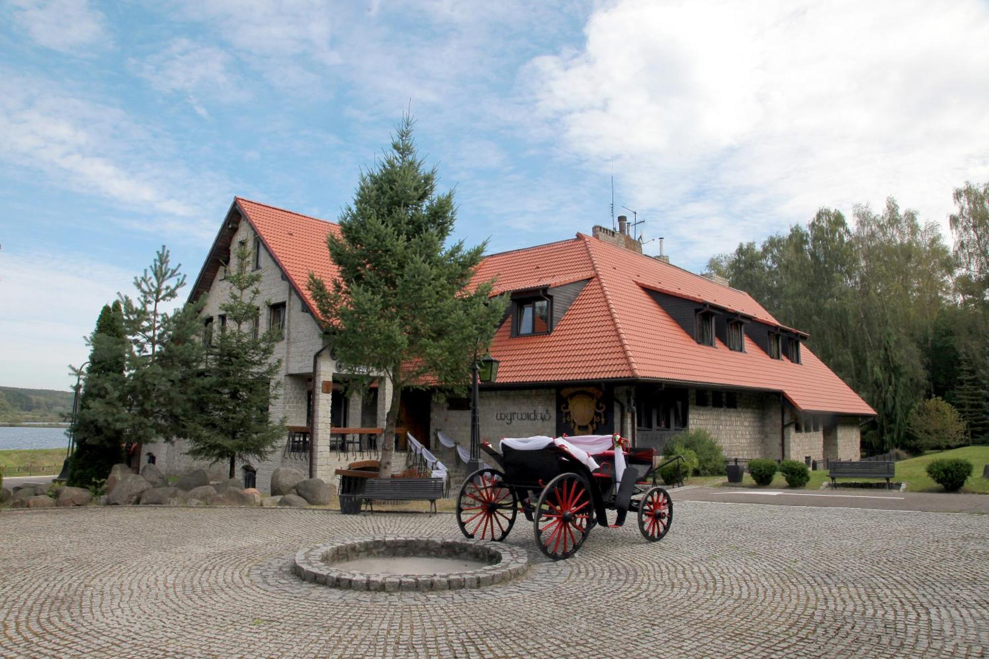 Hotel Wyrwidab Chodzież Buitenkant foto